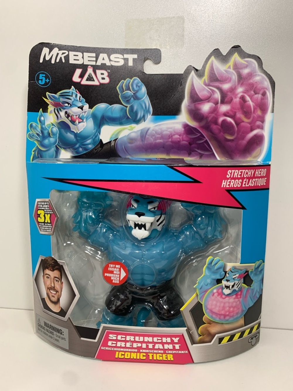 MR BEAST Stretchy HERO iconic tiger new ( damaged card )